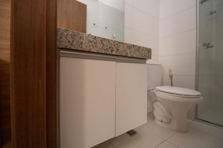 Banheiro  de apartamento para alugar com 1 quarto, 36m² em Shcnw, Brasília