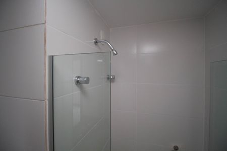 Banheiro  de kitnet/studio para alugar com 1 quarto, 36m² em Shcnw, Brasília