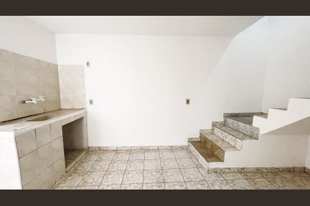 Casa à venda com 200m², 2 quartos e 1 vagaSala/Cozinha