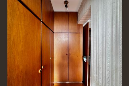 Apartamento para alugar com 210m², 3 quartos e 4 vagas Apartamento para alugar com 210m², 3 quartos e 4 vagasCloset da Suíte 1