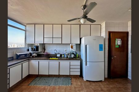 Apartamento para alugar com 210m², 3 quartos e 4 vagas Apartamento para alugar com 210m², 3 quartos e 4 vagasCozinha