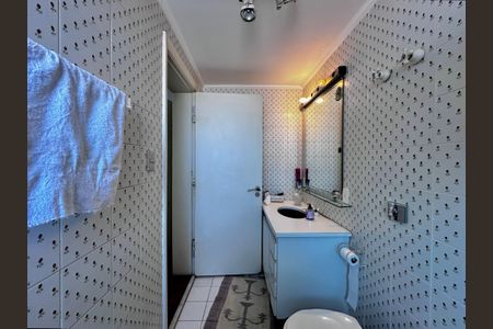 Apartamento para alugar com 210m², 3 quartos e 4 vagas Apartamento para alugar com 210m², 3 quartos e 4 vagasBanheiro da Suíte 2