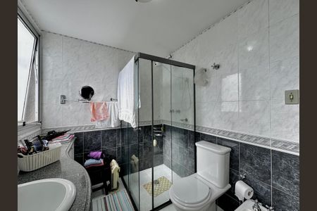 Apartamento para alugar com 210m², 3 quartos e 4 vagas Apartamento para alugar com 210m², 3 quartos e 4 vagasBanheiro da Suíte 1