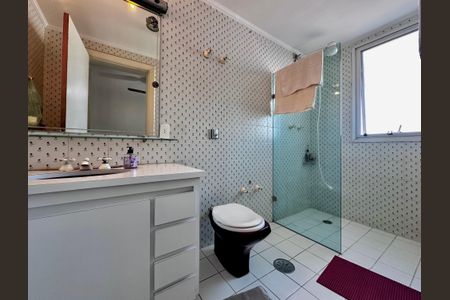 Apartamento para alugar com 210m², 3 quartos e 4 vagas Apartamento para alugar com 210m², 3 quartos e 4 vagasBanheiro da Suíte 2