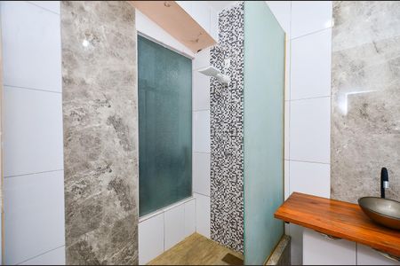 Casa à venda com 400m², 6 quartos e 2 vagas Casa à venda com 400m², 6 quartos e 2 vagasBanheiro Casa 2