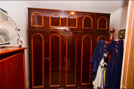 Casa à venda com 400m², 6 quartos e 2 vagas Casa à venda com 400m², 6 quartos e 2 vagasCloset Suite