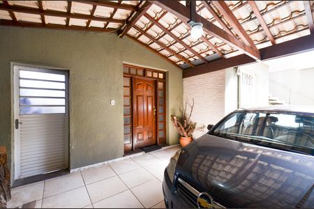 Casa à venda com 400m², 6 quartos e 2 vagas Casa à venda com 400m², 6 quartos e 2 vagasGaragem casa 1 e 2