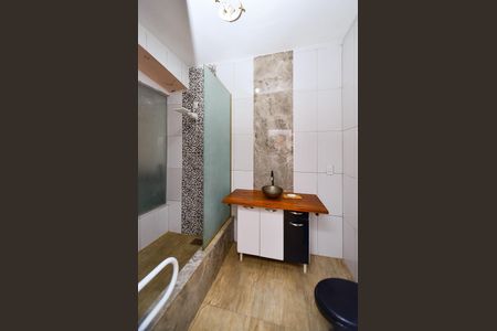 Casa à venda com 400m², 6 quartos e 2 vagas Casa à venda com 400m², 6 quartos e 2 vagasBanheiro Casa 2