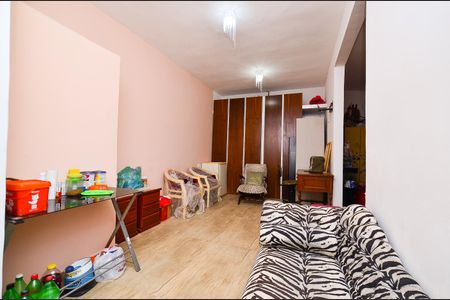 Casa à venda com 400m², 6 quartos e 2 vagas Casa à venda com 400m², 6 quartos e 2 vagasQuarto Casa 2