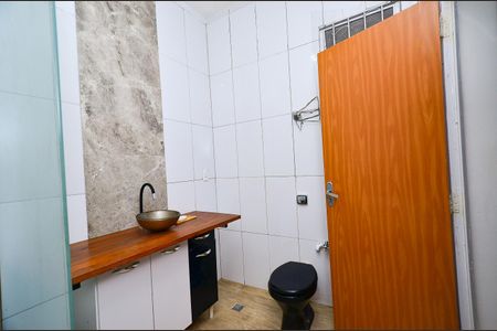 Casa à venda com 400m², 6 quartos e 2 vagas Casa à venda com 400m², 6 quartos e 2 vagasBanheiro Casa 2