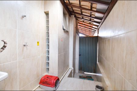 Casa à venda com 400m², 6 quartos e 2 vagas Casa à venda com 400m², 6 quartos e 2 vagasÁrea de Serviço Casa 2