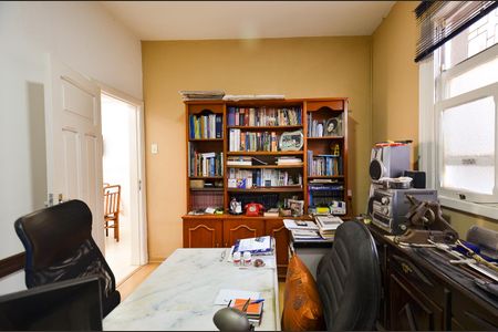 Casa à venda com 400m², 6 quartos e 2 vagas Casa à venda com 400m², 6 quartos e 2 vagasQuarto 1