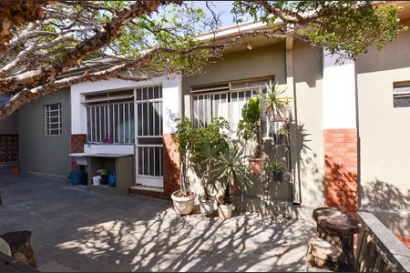 Casa à venda com 400m², 6 quartos e 2 vagas Casa à venda com 400m², 6 quartos e 2 vagasÁrea de Serviço