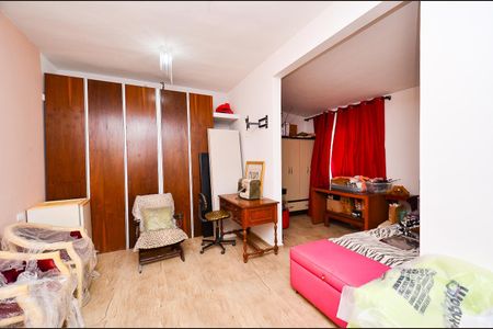 Casa à venda com 400m², 6 quartos e 2 vagas Casa à venda com 400m², 6 quartos e 2 vagasQuarto Casa 2