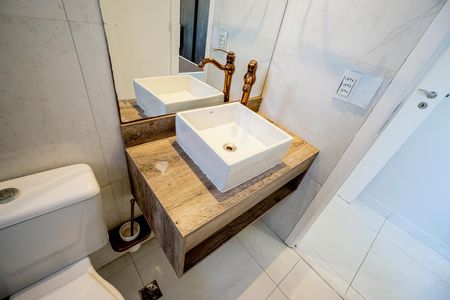 Apartamento à venda com 62m², 2 quartos e 1 vaga Apartamento à venda com 62m², 2 quartos e 1 vagaBanheiro da suíte