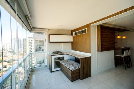 Apartamento à venda com 62m², 2 quartos e 1 vaga Apartamento à venda com 62m², 2 quartos e 1 vagaVaranda