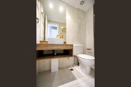 Apartamento à venda com 62m², 2 quartos e 1 vaga Apartamento à venda com 62m², 2 quartos e 1 vagaBanheiro social