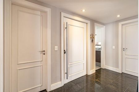 Apartamento à venda com 190m², 3 quartos e 2 vagasEntrada