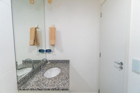 Banheiro de apartamento à venda com 1 quarto, 34m² em Vila Clementino, São Paulo