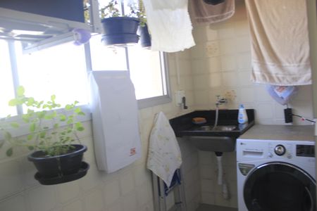 Apartamento à venda com 75m², 2 quartos e 1 vagaÁrea de Serviço