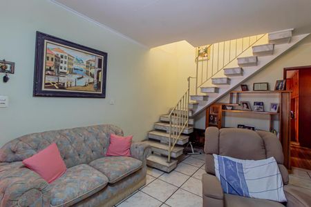 Sala de casa à venda com 3 quartos, 150m² em Vila Nhocuné, São Paulo