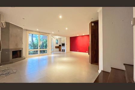 Casa de condomínio à venda com 177m², 3 quartos e 2 vagasSala