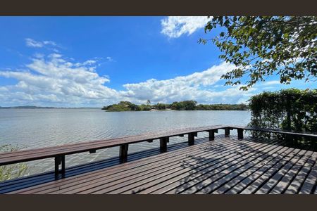 Casa de condomínio à venda com 177m², 3 quartos e 2 vagasVista