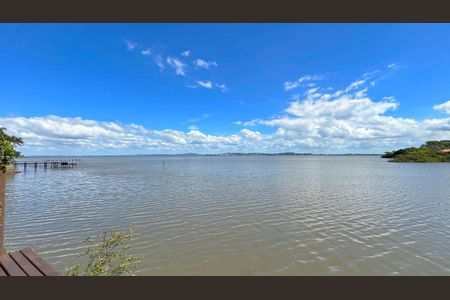 Casa de condomínio à venda com 177m², 3 quartos e 2 vagasVista