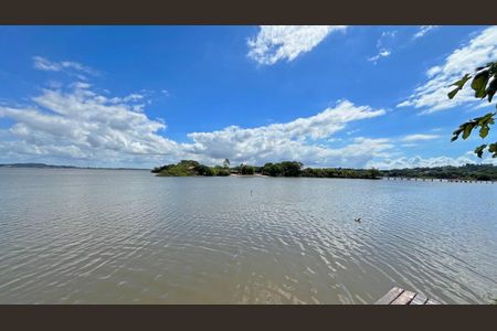 Casa de condomínio à venda com 177m², 3 quartos e 2 vagasVista