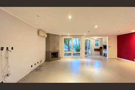 Casa de condomínio à venda com 177m², 3 quartos e 2 vagasSala