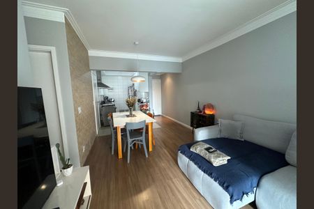 Sala de apartamento à venda com 3 quartos, 85m² em Jardim Tupanci, Barueri