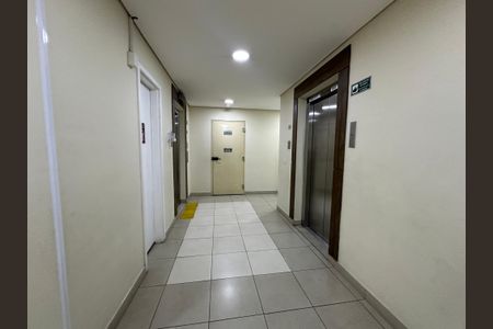 Apartamento à venda com 85m², 3 quartos e 2 vagas Apartamento à venda com 85m², 3 quartos e 2 vagasHall de entrada