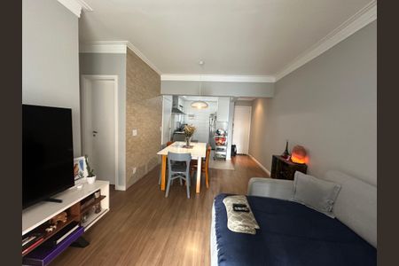 Sala de apartamento à venda com 3 quartos, 85m² em Jardim Tupanci, Barueri