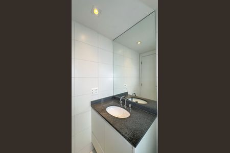 Apartamento para alugar com 67m², 2 quartos e 1 vaga Apartamento para alugar com 67m², 2 quartos e 1 vagaBanheiro da Suíte