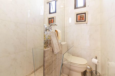 Apartamento à venda com 264m², 4 quartos e 6 vagas Apartamento à venda com 264m², 4 quartos e 6 vagasLavabo Terraço privativo