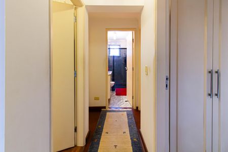 Apartamento à venda com 264m², 4 quartos e 6 vagas Apartamento à venda com 264m², 4 quartos e 6 vagasCorredor