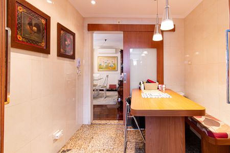 Apartamento à venda com 264m², 4 quartos e 6 vagas Apartamento à venda com 264m², 4 quartos e 6 vagasCozinha