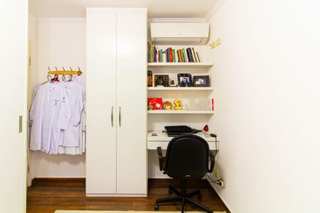 Apartamento à venda com 264m², 4 quartos e 6 vagas Apartamento à venda com 264m², 4 quartos e 6 vagasQuarto 2