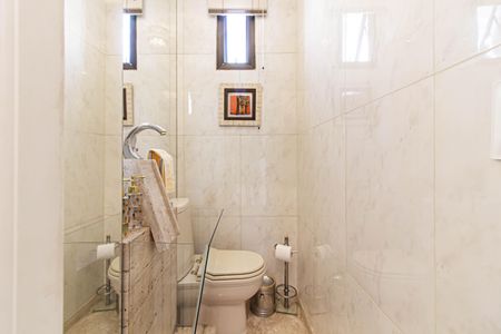 Apartamento à venda com 264m², 4 quartos e 6 vagas Apartamento à venda com 264m², 4 quartos e 6 vagasLavabo Terraço privativo