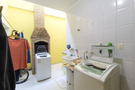 Casa à venda com 153m², 3 quartos e 4 vagas Casa à venda com 153m², 3 quartos e 4 vagasÁrea de Serviço 2