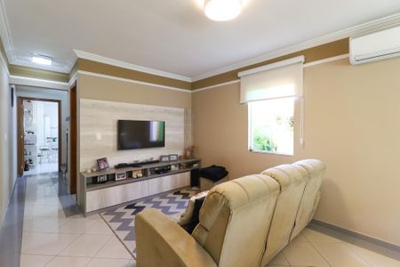 Casa à venda com 153m², 3 quartos e 4 vagas Casa à venda com 153m², 3 quartos e 4 vagasSala