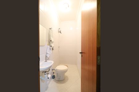 Casa à venda com 153m², 3 quartos e 4 vagas Casa à venda com 153m², 3 quartos e 4 vagasBanheiro de Serviço