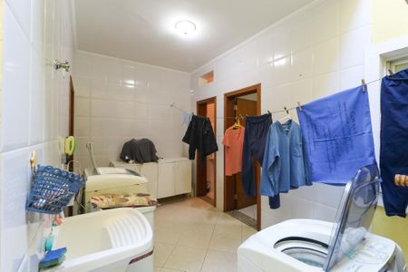 Casa à venda com 153m², 3 quartos e 4 vagas Casa à venda com 153m², 3 quartos e 4 vagasÁrea de Serviço 2