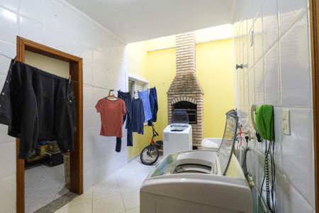 Casa à venda com 153m², 3 quartos e 4 vagas Casa à venda com 153m², 3 quartos e 4 vagasÁrea de Serviço 2