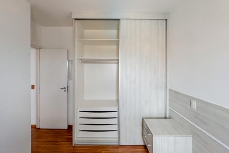 Apartamento à venda com 60m², 2 quartos e 1 vagaQuarto 2 - Armários