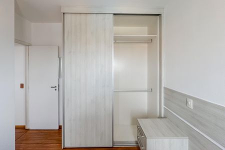 Apartamento à venda com 60m², 2 quartos e 1 vagaQuarto 2 - Armários