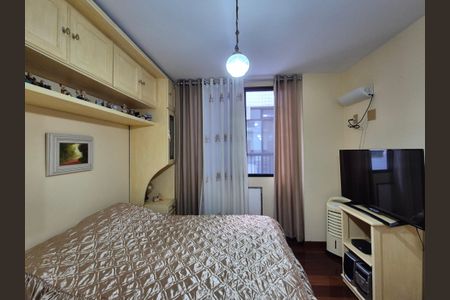 Apartamento à venda com 190m², 3 quartos e 2 vagas Apartamento à venda com 190m², 3 quartos e 2 vagasQuarto 1