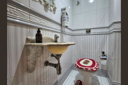 Apartamento à venda com 190m², 3 quartos e 2 vagas Apartamento à venda com 190m², 3 quartos e 2 vagasLavabo