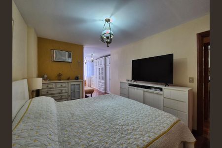 Apartamento à venda com 190m², 3 quartos e 2 vagas Apartamento à venda com 190m², 3 quartos e 2 vagasSuíte