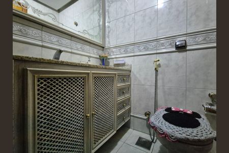 Apartamento à venda com 190m², 3 quartos e 2 vagas Apartamento à venda com 190m², 3 quartos e 2 vagasBanheiro Social